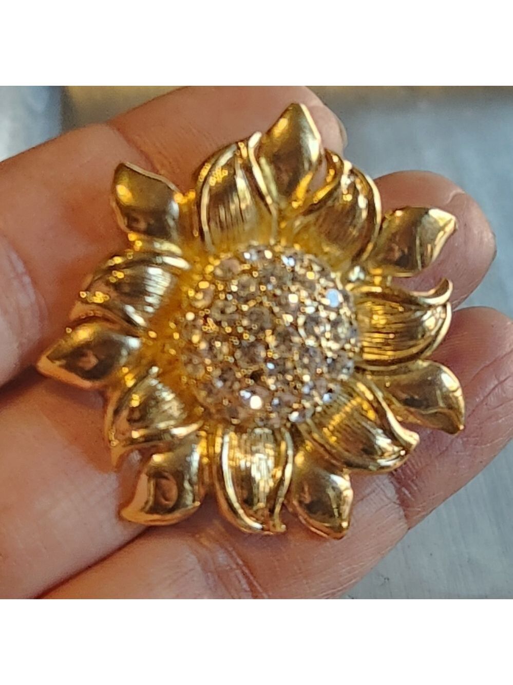 Vintage signed Roman gold‎ tone sunflower with sparkling rhinestones.